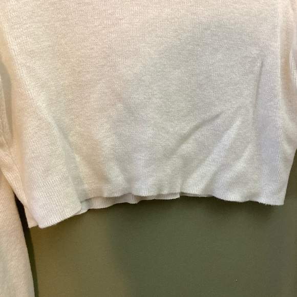 Wilfred White Turtleneck Crop Sweater with Long Sleeves - Picture 4 of 12